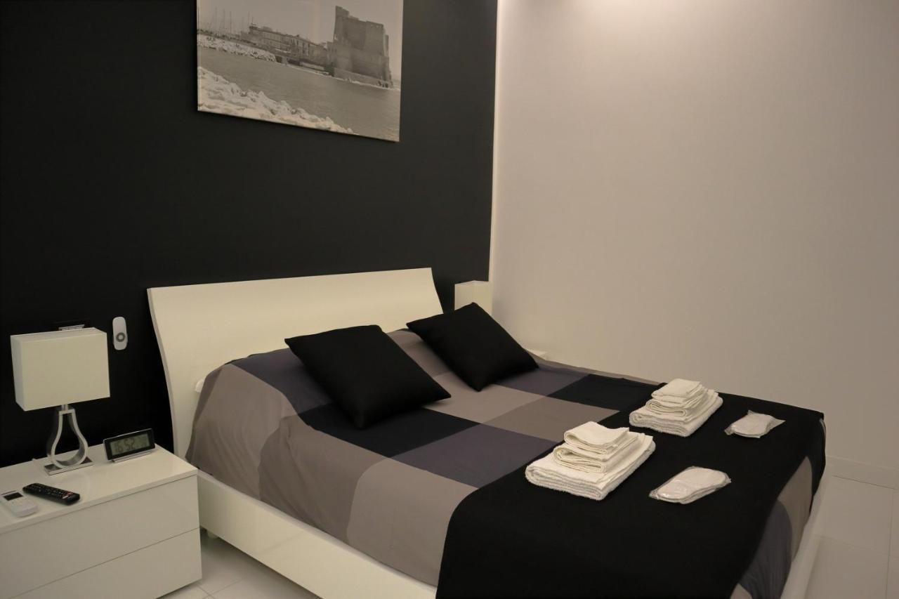 Rettifilo 201 Exclusive Rooms เนเปิลส์ ภายนอก รูปภาพ