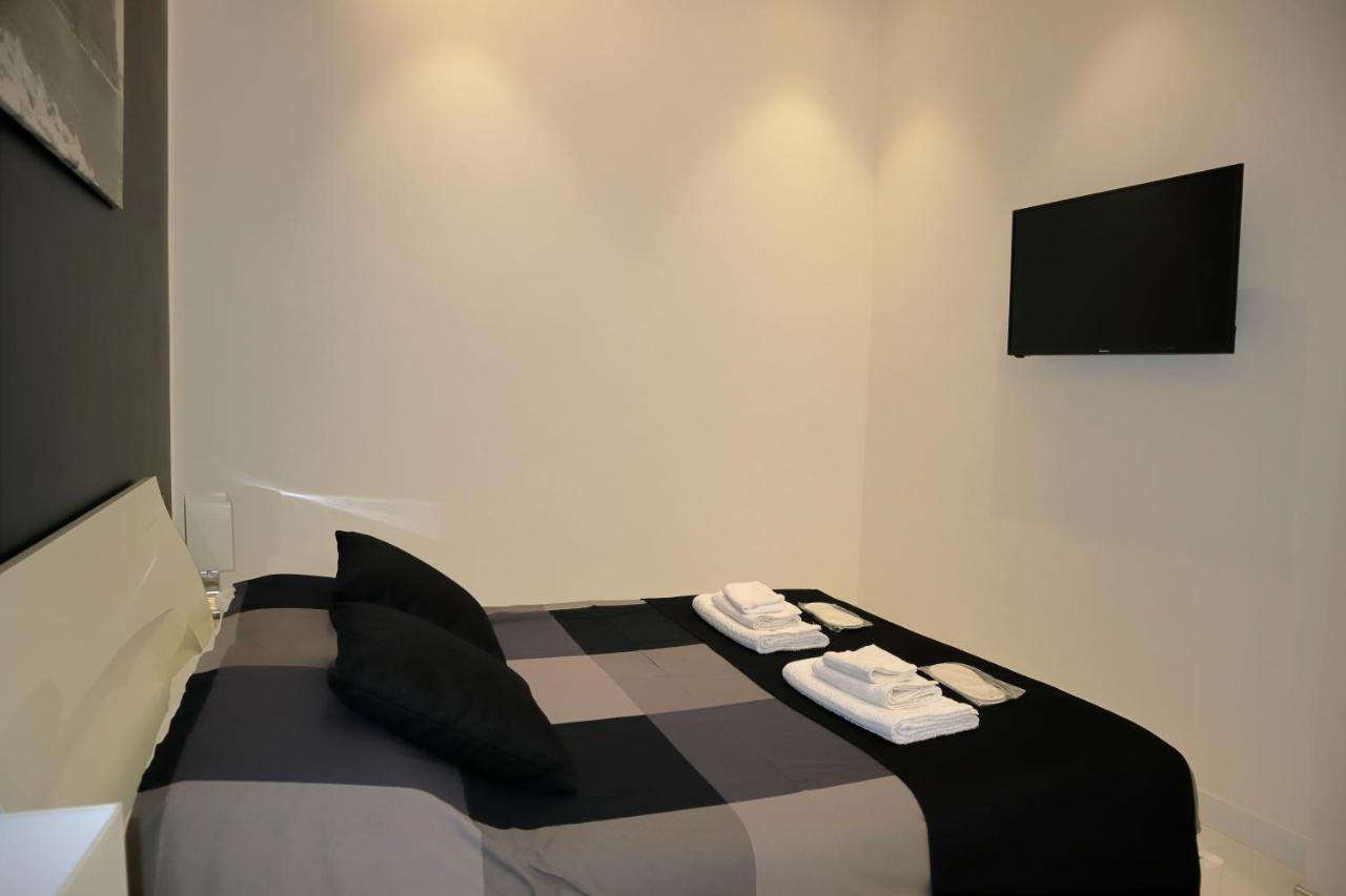 Rettifilo 201 Exclusive Rooms เนเปิลส์ ภายนอก รูปภาพ