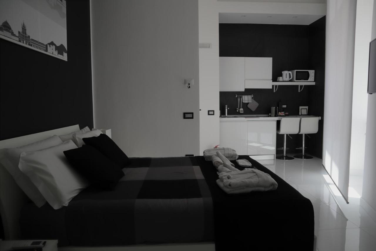 Rettifilo 201 Exclusive Rooms เนเปิลส์ ภายนอก รูปภาพ