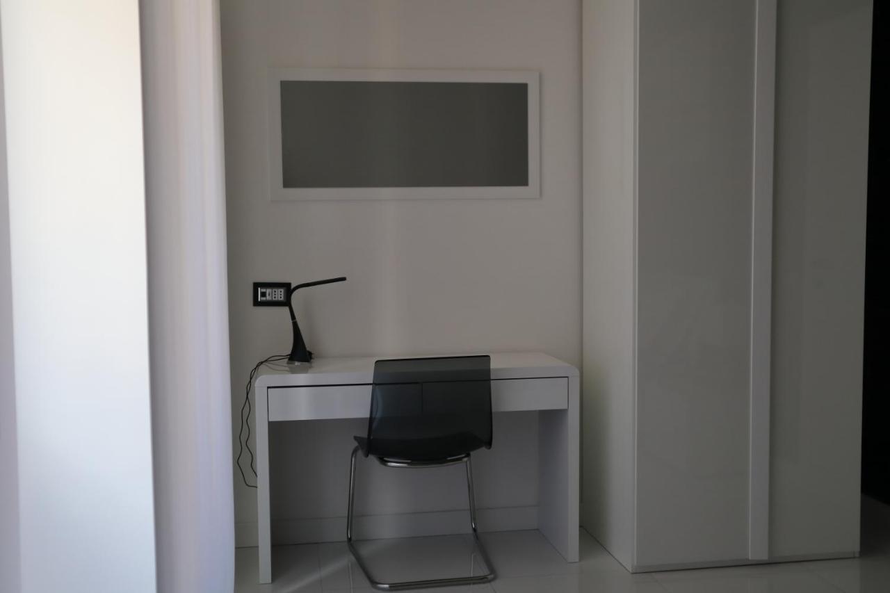 Rettifilo 201 Exclusive Rooms เนเปิลส์ ภายนอก รูปภาพ