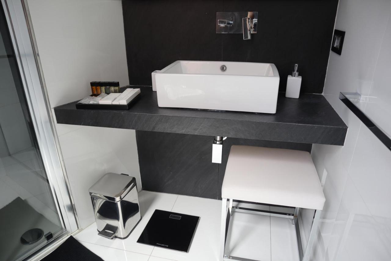 Rettifilo 201 Exclusive Rooms เนเปิลส์ ภายนอก รูปภาพ