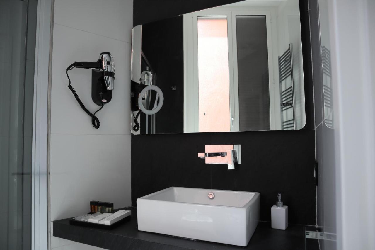 Rettifilo 201 Exclusive Rooms เนเปิลส์ ภายนอก รูปภาพ
