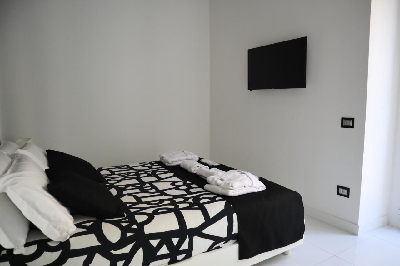 Rettifilo 201 Exclusive Rooms เนเปิลส์ ภายนอก รูปภาพ