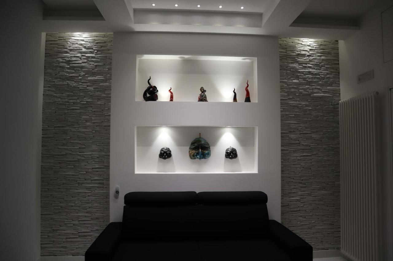 Rettifilo 201 Exclusive Rooms เนเปิลส์ ภายนอก รูปภาพ
